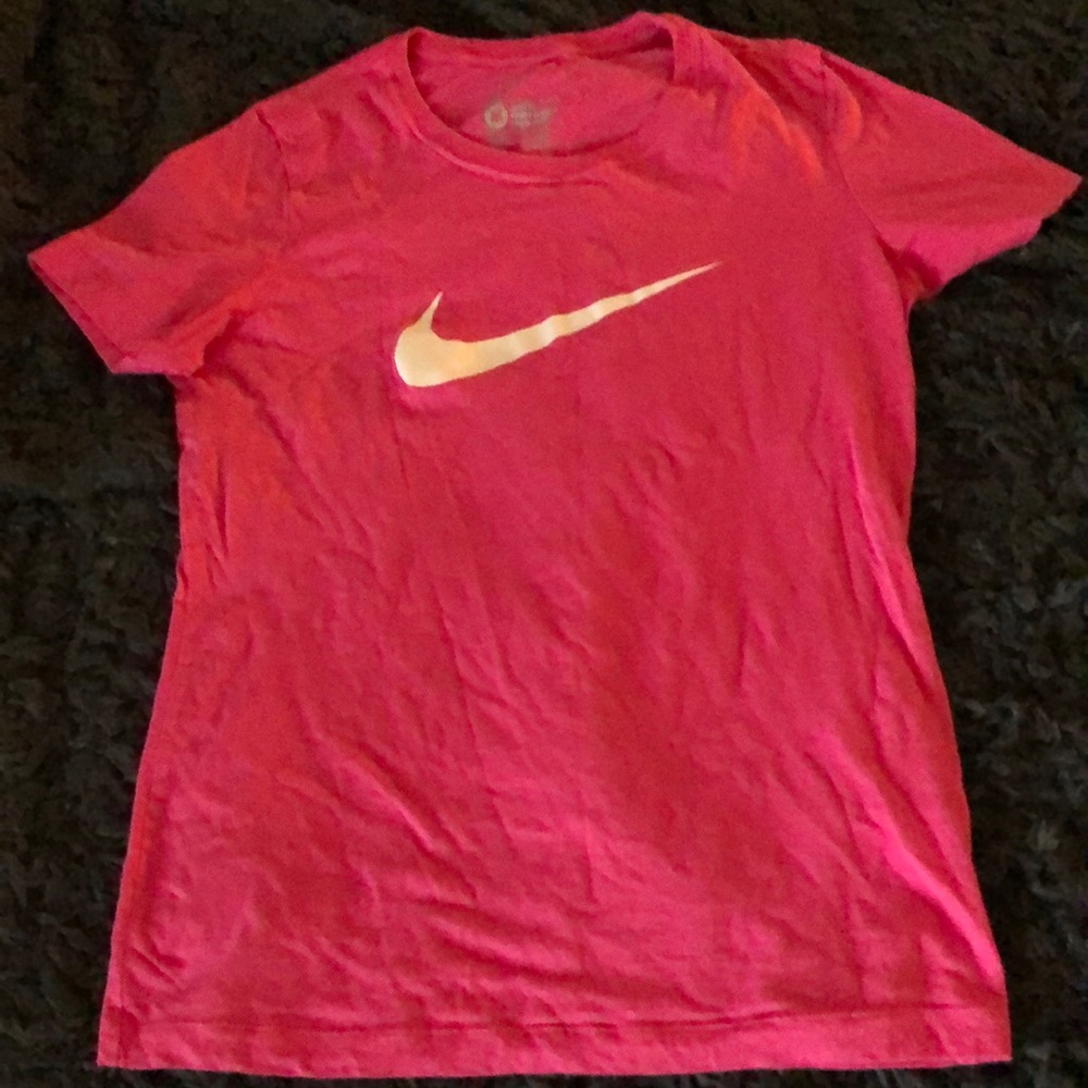 Nike top